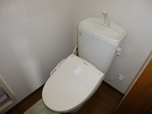 メゾン武智Ａのトイレ|シャワー付きトイレ