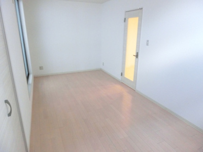 【洋室】 | VILLA MINATOGAWA
