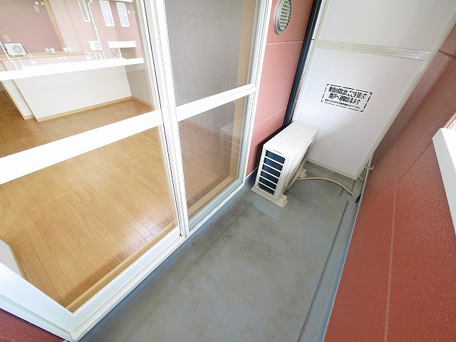 サンフィットヒルズ　Ａのバルコニー|広いバルコニー付きです