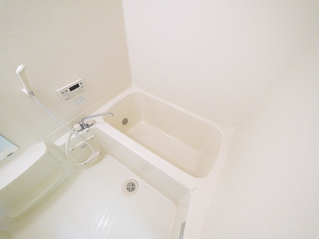 サンフィットヒルズ　Ａの浴室|追い炊き機能付き