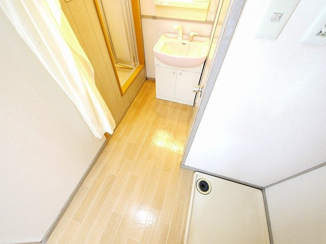 平尾ハイツの洗面所|忙しい朝には欠かせない洗面所です