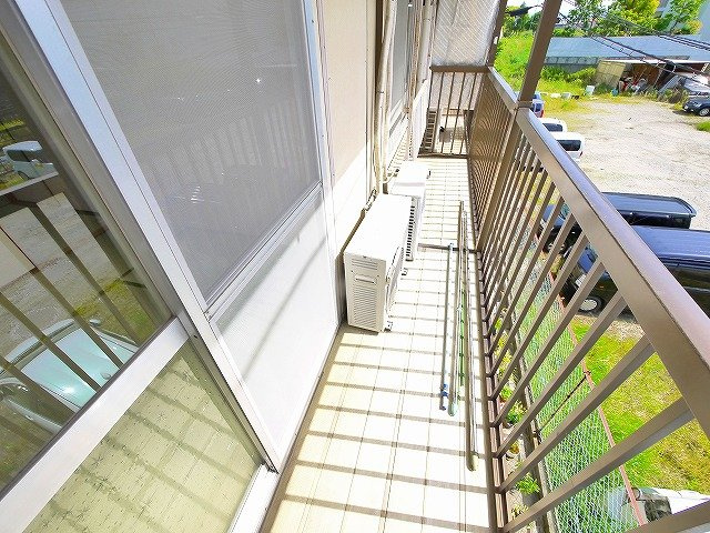 平尾ハイツのバルコニー|陽当たり良好なバルコニーです