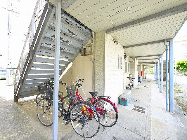 平尾ハイツのその他共用部分|自転車置き場