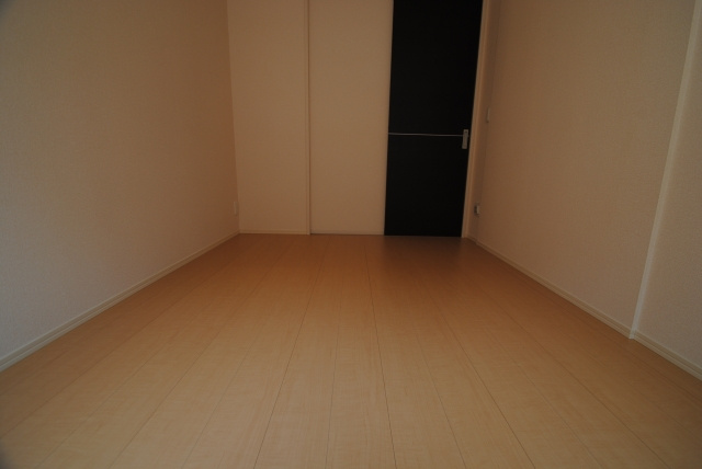 ルーエ西町の洋室|内装イメージ：同物件別室