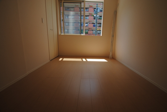 ルーエ西町の洋室|内装イメージ：同物件別室