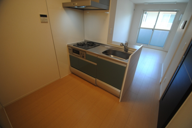 ルーエ西町の居間・リビング|システムキッチン
内装イメージ：同物件別室