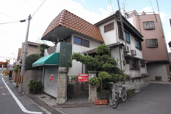 近江堂貸家の外観