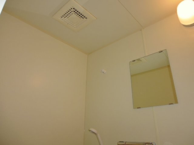 グリーンクラークの浴室|浴室鏡・浴室換気扇