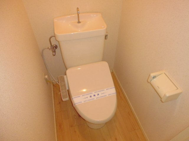 倉敷市中庄のアパートのトイレ|シャワー付きトイレ