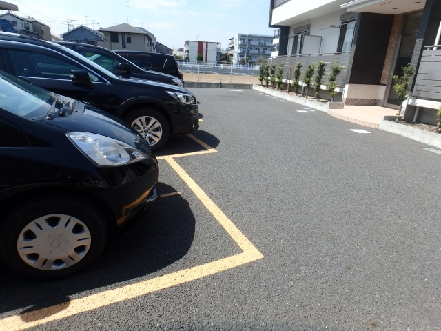 シャッセ中原の駐車場