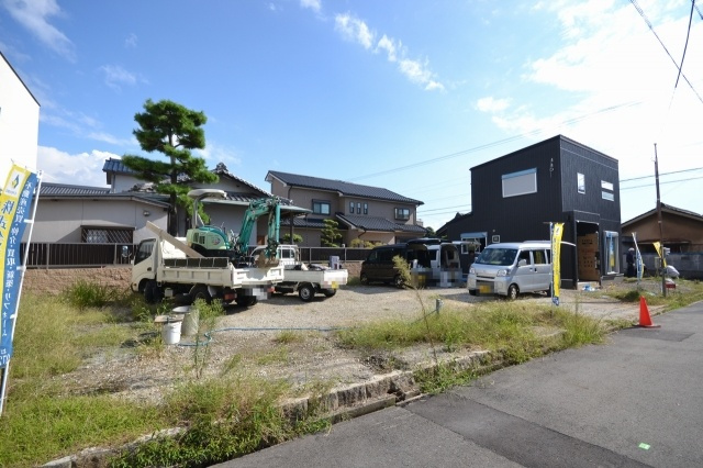 クロワールタウン我孫子　泉大津市の前面道路含む現地写真
