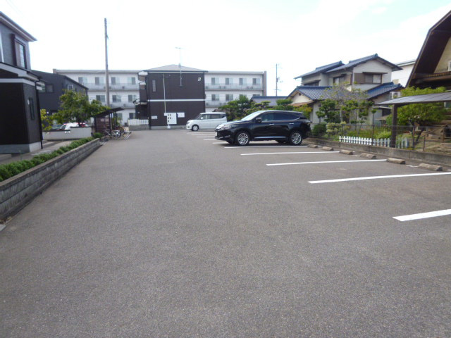 パルテールＢの駐車場