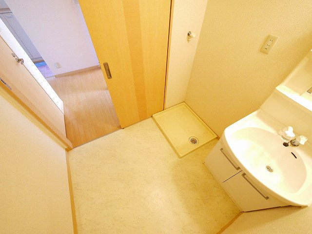 リーベンデールの洗面所|ゆったりとスペースのある洗面所