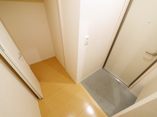 プラナスの玄関|明るい玄関です