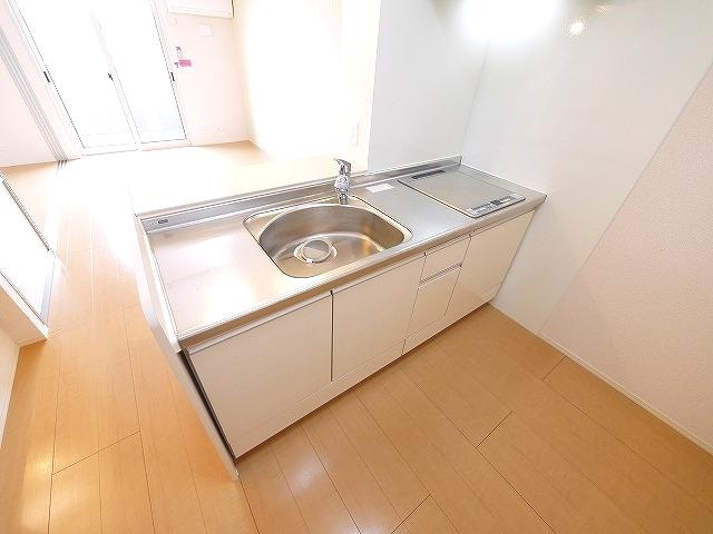 プラナスのキッチン|コンパクトなキッチンで掃除もラクラク