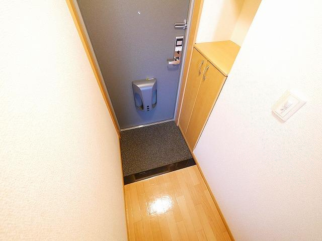 ヒムス　プルーニェの玄関|きれいな玄関です