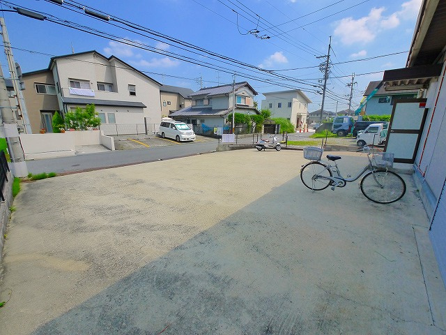 菅原英和店舗の駐車場