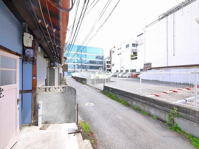 林小路町貸家の周辺
