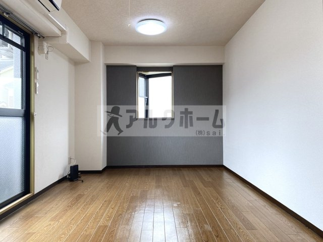 ティーエヌコートの居間・リビング