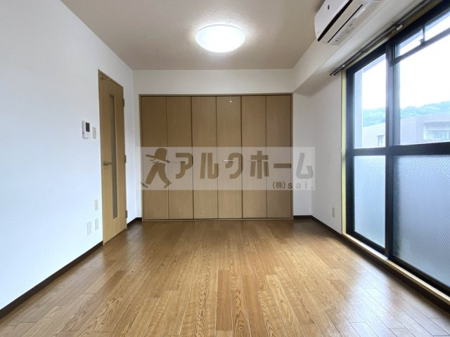 ティーエヌコートの居間・リビング