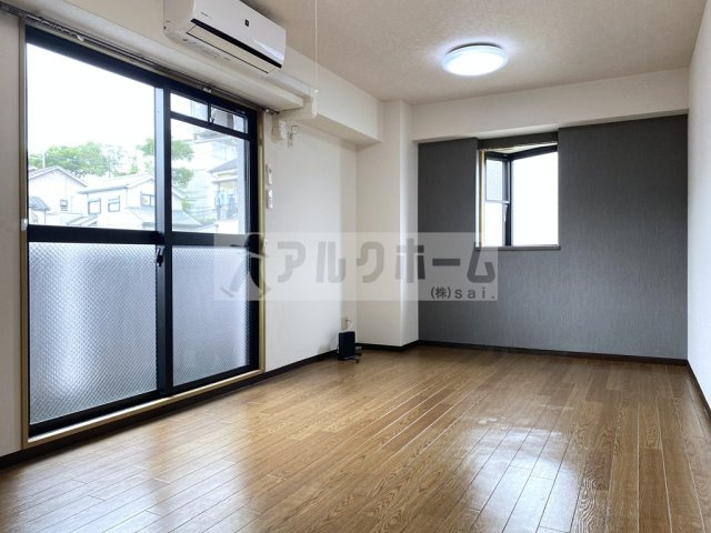 ティーエヌコートの居間・リビング