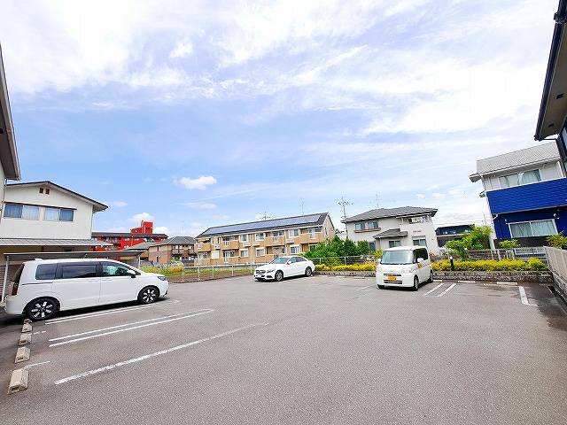 セントラルヒルズの駐車場