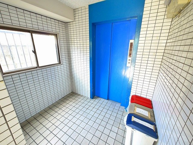 清和ビルのその他共用部分|エレベーター付きでお買い物の際も楽々。
