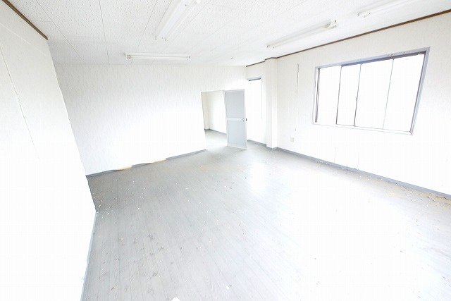 伊藤店舗（古市町）の内装