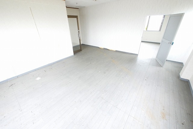 伊藤店舗（古市町）