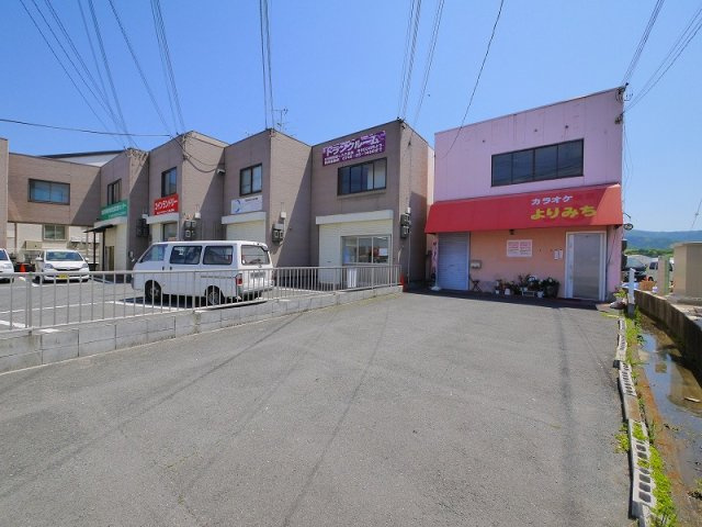 伊藤店舗（古市町）の駐車場