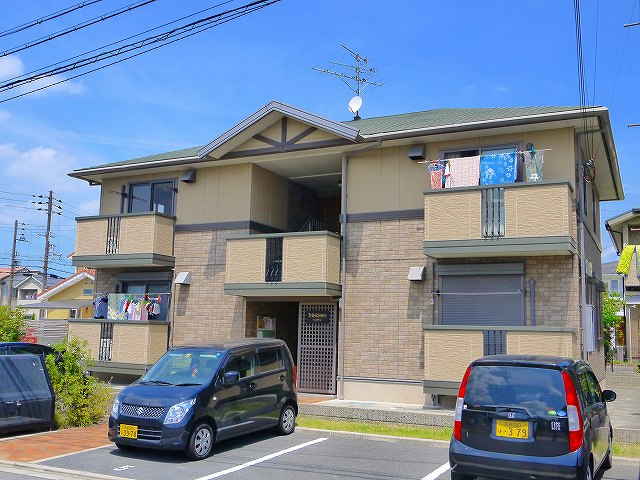 トレビアンの外観|おしゃれな外観です