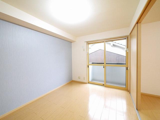コート宮ノ下の寝室|落ち着いた色調の寝室です