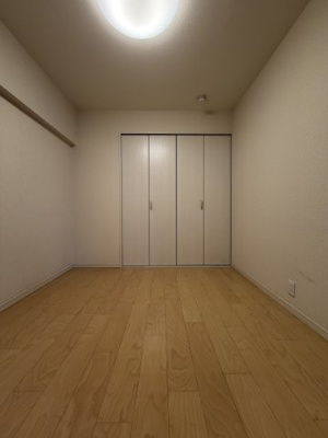 【洋室】 | 6帖洋室とその収納です