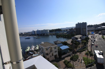 【バルコニー】 | 奥行きがありますので使いやすいです