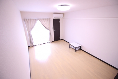 【洋室】 | レオネクストふみつき | ☆９帖の洋室☆