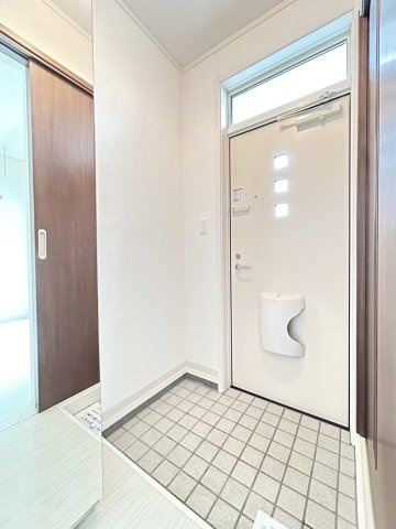 ジュメリの玄関