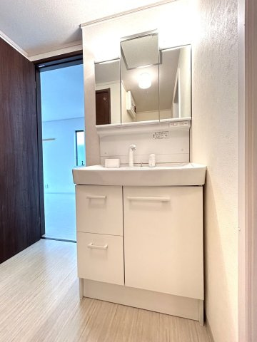 ジュメリの洗面所