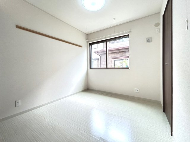 ジュメリの寝室