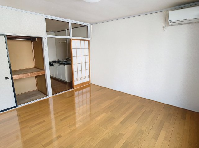 フレンドリー鈴川の内装