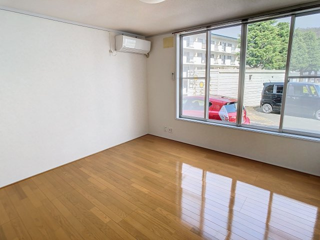 フレンドリー鈴川の居間・リビング