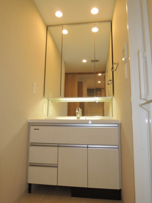 【独立洗面台】 | ロジュマンタワー梅田