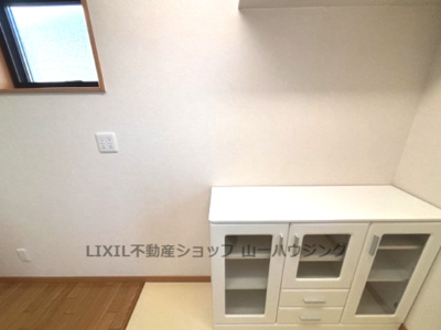 【キッチン】 | トゥインズ | 便利なロータイプ型食器棚です