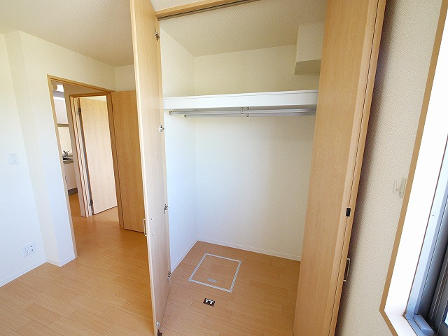 カーサレジオＡ・Ｂの収納|こまごまとしたものを収納できそうですね