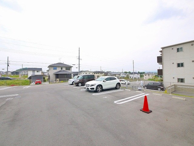 フェリオ城山台イーストの駐車場|駐車場に車を止められます