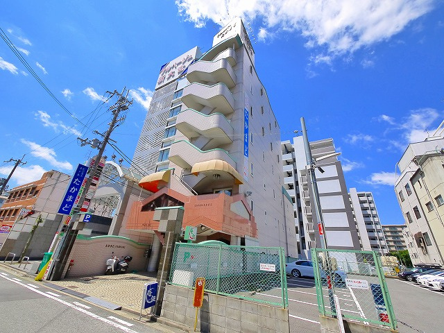 ビジネスホテルの外観