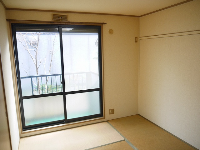 サンビューラ梅美台 Dの和室|和室があると、家にあたたかい雰囲気が生まれます