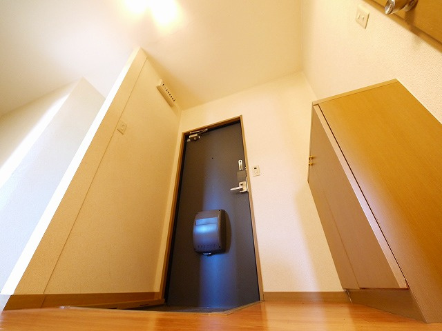 サンビューラ梅美台 Dの玄関|毎日通る玄関はこちらです