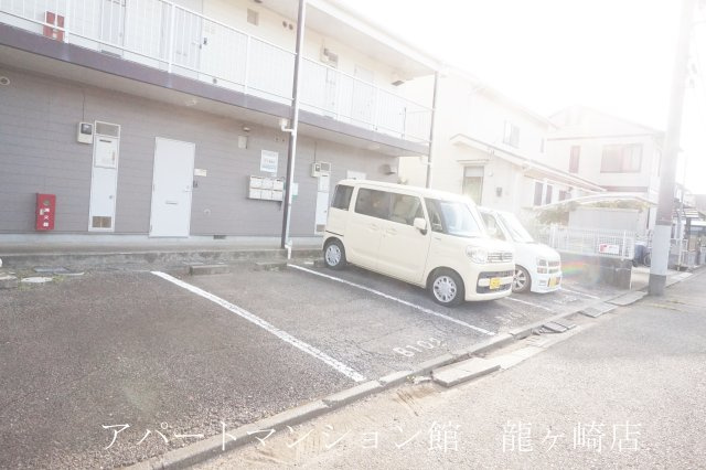 バード・ヒルＢの駐車場