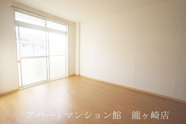バード・ヒルＢの居間・リビング