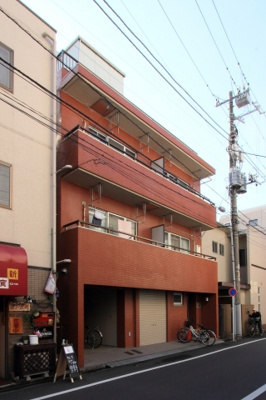 【外観】 | 丸山エトワールビル | 閑静な住宅街に立地するマンションです。